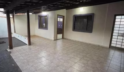 Casa para Venda em Uberlândia, Santo Inácio, 3 dormitórios, 1 suíte, 2 banheiros, 2 vagas