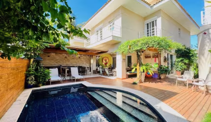 Oportunidade Única! Residência Luxuosa com 6 Suítes e Espaços Exclusivos!