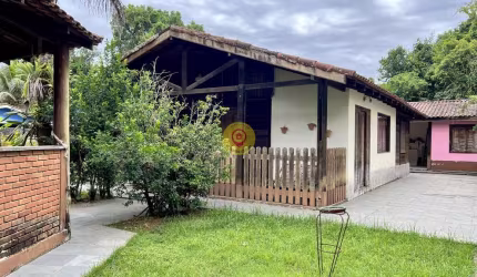 Casa à Venda em Localização Privilegiada – A Apenas 350 Metros da Praia