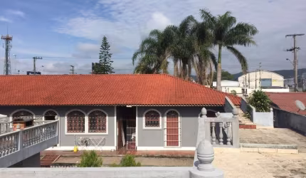 Casa com 3 quartos à venda na Rodovia BR-101, 5242, Serraria, São José por R$ 2.800.000