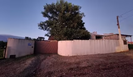 Oportunidade!! Casa 04 dormitórios, valor diferenciado. VENDA ABAIXO DO VALOR DE MERCADO!