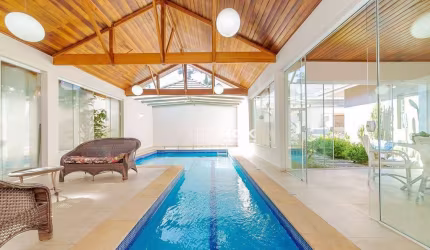 Casa mobiliada, 5 quartos, piscina, em condomínio fechado para Locação, Santa Felicidade - Curitiba/PR