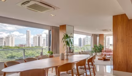 Apartamento mobiliado com 528 m² e 4 suítes