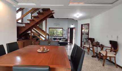 Casa Condomínio Bougainville 4 quartos