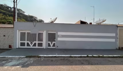 CASA DE 333 M² DE TERRENO COM 3 DORMITÓRIOS SENDO 1 SUÍTE NA PONTE SÃO JOÃO EM JUNDIAÍ - SP *ACEITA PERMUTA POR APARTAMENTO DE MENOR VALOR*