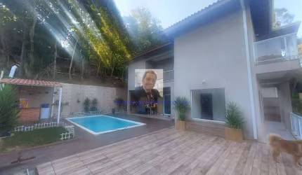 Vende-se linda Casa 3 Suítes em Condomínio Vila Verde, km 36 Ra