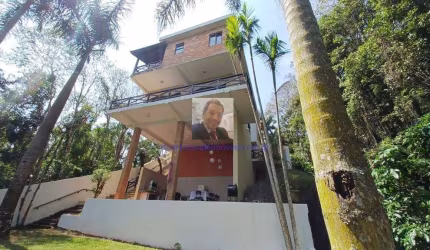Vende-se Linda Casa 3dorm/1suíte, Área Gourmet, à 3km RT. PORTEIRA FECHADA