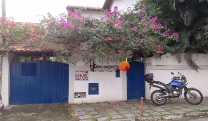 Casa com 3 quartos  à venda, 235 m² por R$ 850.000 - Piratininga - Niterói/RJ