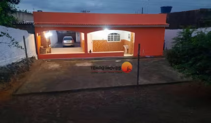 ótima casa com 2 quartos, 120 m², à venda por R$ 330.000,00
