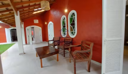 Ótima casa em localização privilegiada no miolo da Martim de Sá a 100m da praia