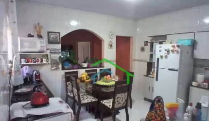 Casa à venda no Centro de Carapicuíba/SP - com 3 Quartos.