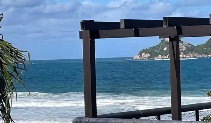 Imperdível Casa à Venda na Barra da Tijuca, Rio de Janeiro-RJ: 2 Quartos, 1 Suite, 2 Salas, 2 Banheiros, 1 Vaga, 90m²!