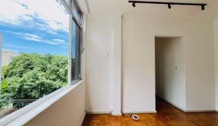 Apartamento à venda em Botafogo, Rio de Janeiro-RJ: tranquilo  quarto e sala, 1 vaga, 49m² de área.