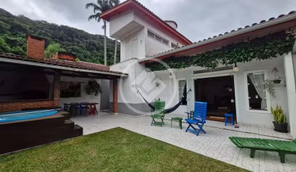 CASA A VENDA JARDIM GUAIUBA GUARUJÁ SP codigo: 104720