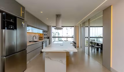 Aluguel apartamento na Praia Brava com 3 suítes