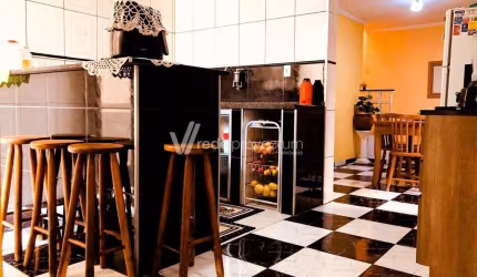 Casa com 4 quartos à venda na Rua Constantina Bretnist, 197, Conjunto Habitacional Vila Réggio, Campinas, 137 m2 por R$ 395.000