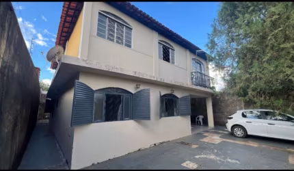 A&M IMOVEIS VENDE EXELENTE CASA NO ARAPOANGAS