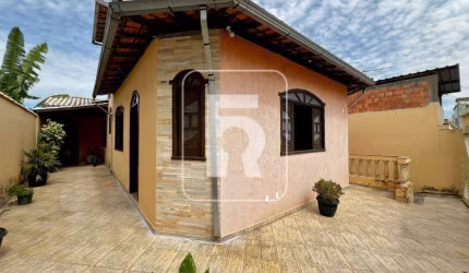 CASA COM EXECELENTE LOCALIZAÇÃO!!!!