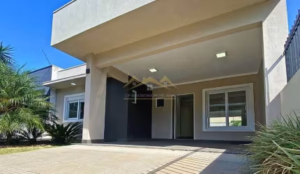 CASA COM PISCINA ALTO PADRÃO CONDOMINIO PLANEJADO