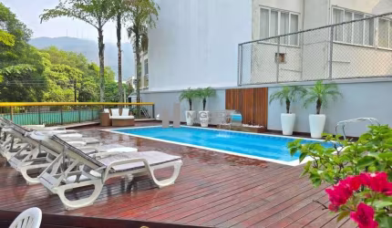 Cobertura a venda  no Leblon, Rio de Janeiro, varanda, com 2 quartos, suíte, 2 vagas. Prédio com infraestrutura completa