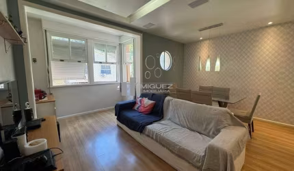 APARTAMENTO MODERNIZADO, SALA, 2 QUARTOS, COZINHA COM MÓVEIS PLANEJADOS, DEPENDÊNCIAS COMPLETAS, 1 VAGA DE GARAGEM