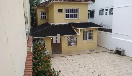 Vendo casa espetacular, rua Lúcio de Mendonça com 4 quartos