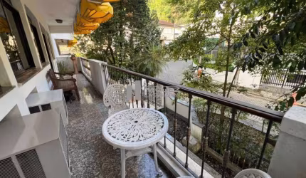 VENDE-SE LINDO APARTAMENTO COM 5 QUARTOS,  3 SUITES E 3 VAGAS- RUA PROF HELION POVOA - TIJUCA