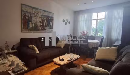 MIGUEZ IMOBILIÁRIA VENDE - Lindo apartamento com 3 quartos na rua do Matoso, Tijuca. Muito bem localizado, entre as ruas Dr. Satamini e Haddock Lobo, próximo ao metrô e comércio local.