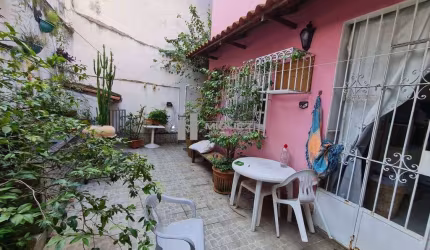 RUA GUAXUPÉ - BAIRRO TIJUCA - CASA, SALA, 4 QUARTOS SENDO 1 SUÍTE.