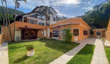 Casa na Taquara - com 3 quartos e 320m²