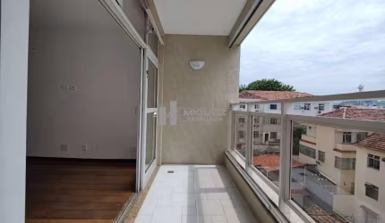 Varanda, 3 quartos sendo  1 suíte, dependência completa, 2 vagas de garagem - Rua Antônio Salema - Tijuca