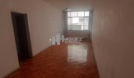 Apartamento á venda com 3 quartos, Tijuca - Rio de Janeiro