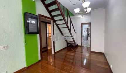Apartamento Duplex à venda na Rua João Alfredo ( Tijuca )! Varanda, 3 quartos, suíte e 2 vagas! Aproximadamente 160m².