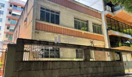 Casa Comercial para alugar na Rua Dona Delfina - Tijuca, área nobre debruçado no metrô Uruguai.