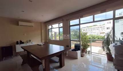 LINDO APARTAMENTO DE VARANDA, VISTA LIVRE, 3 QUARTOS, COZINHA PLANEJADA 2 VAGAS, TODO MODERNIZADO