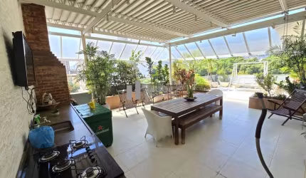 COBERTURA LINEAR LINDA,ÁREA EXTERNA GOURMET(CHURRASQUEIRA,BANCADA DE APOIO,SAUNA,VISTA LIVRE),SALA EM 2 AMBIENTES,3 BONS QUARTOS,SENDO 1 DELES COM CLOSET E POSSIBILIDADE DE SUÍTE,2 BANHEIROS SOCIAIS,C