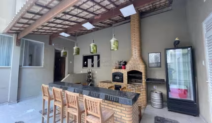 Apartamento à venda na Rua do Bispo - Rio Comprido! Sala 2 quartos com área externa!