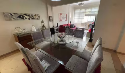 Belíssimo apartamento à venda na Rua Conde de Bonfim - Tijuca! Apenas 650 metros do metrô da São Francisco Xavier. São aproximadamente 120m² de puro bom gosto!