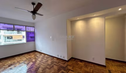 Apartamento reformado disponível para aluguel na Rua Pereira Nunes