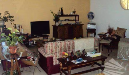 Casa à venda, 270 m² por R$ 1.350.000,00 - Vila Jaboticabeira - Taubaté/SP