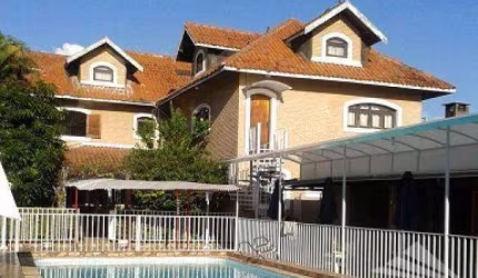 Sobrado com 6 dormitórios à venda, 830 m² - Estiva - Taubaté/SP
