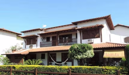 Casa com 3 quartos (1 suíte) e piscina no Condomínio Vila das Conchas