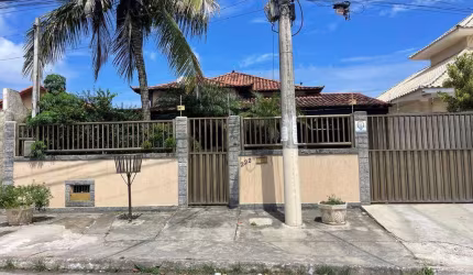 Casa com 3 quartos  (1 suite)  espaço e lazer na Vila Capri - Araruama - RJ