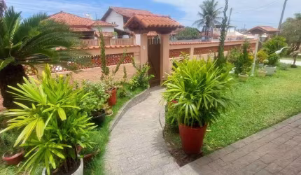 Casa com 3 quartos ( 1 suite ) e piscina - bairro Coqueiral - Araruama - RJ