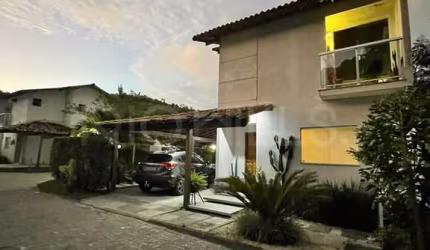 Casa Duplex à venda no bairro Maria Paula - São Gonçalo/RJ (594)
