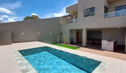 Casa 03 quartos com piscina à venda - Zona Leste