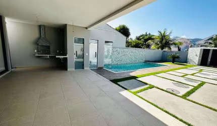 Casa com 5 dormitórios à venda, 380 m² por R$ 3.790.000,00 - Barra da Tijuca - Rio de Janeiro/RJ