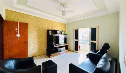 CASA COM ÓTIMA LOCALIZAÇAO NO BAIRRO ABADIA.