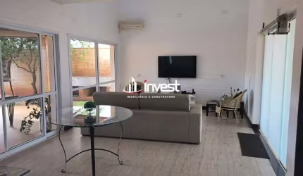 LINDA E RÚSTICA CASA E COMPLETAMENTE SUSTENTÁVEL