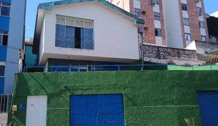 Ven linda casa na Vila Laura